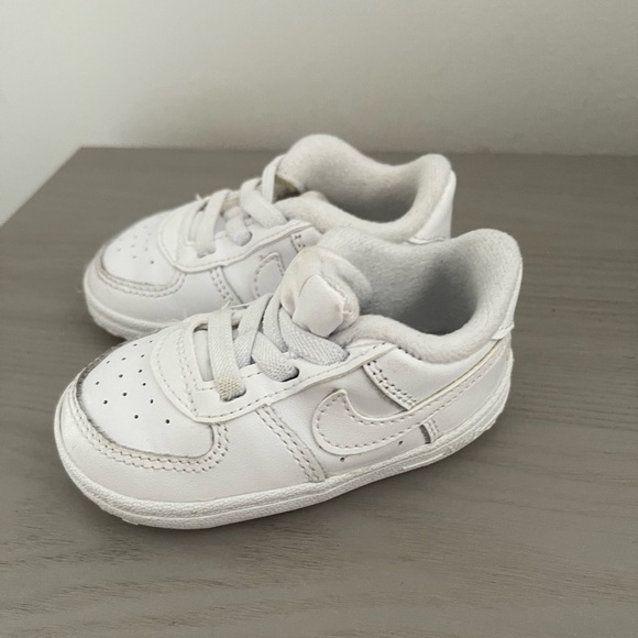 Nike Air Crib 1 Forces Kids - Picture 2 of 4